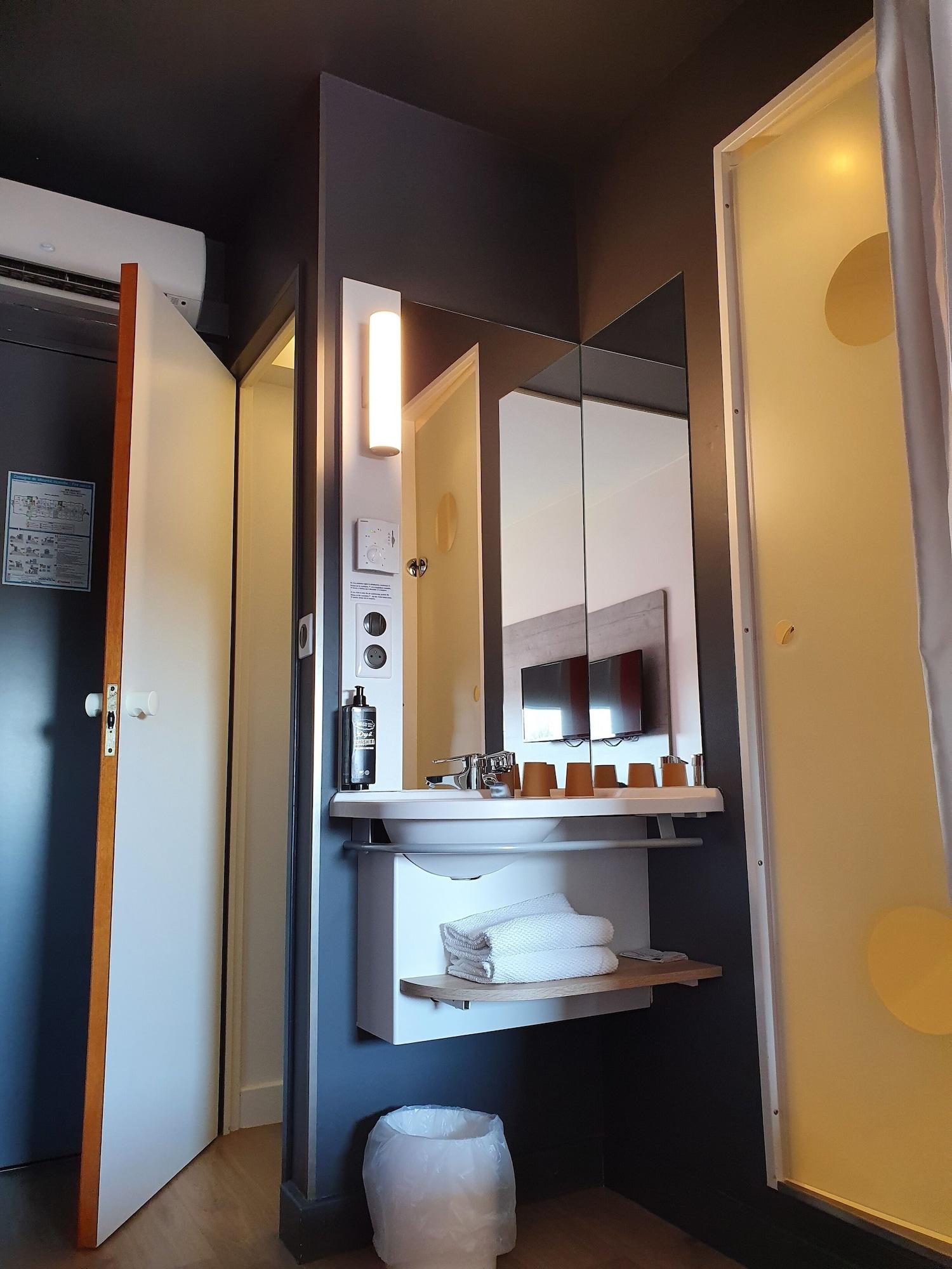 Ibis Budget Coutances Eksteriør billede
