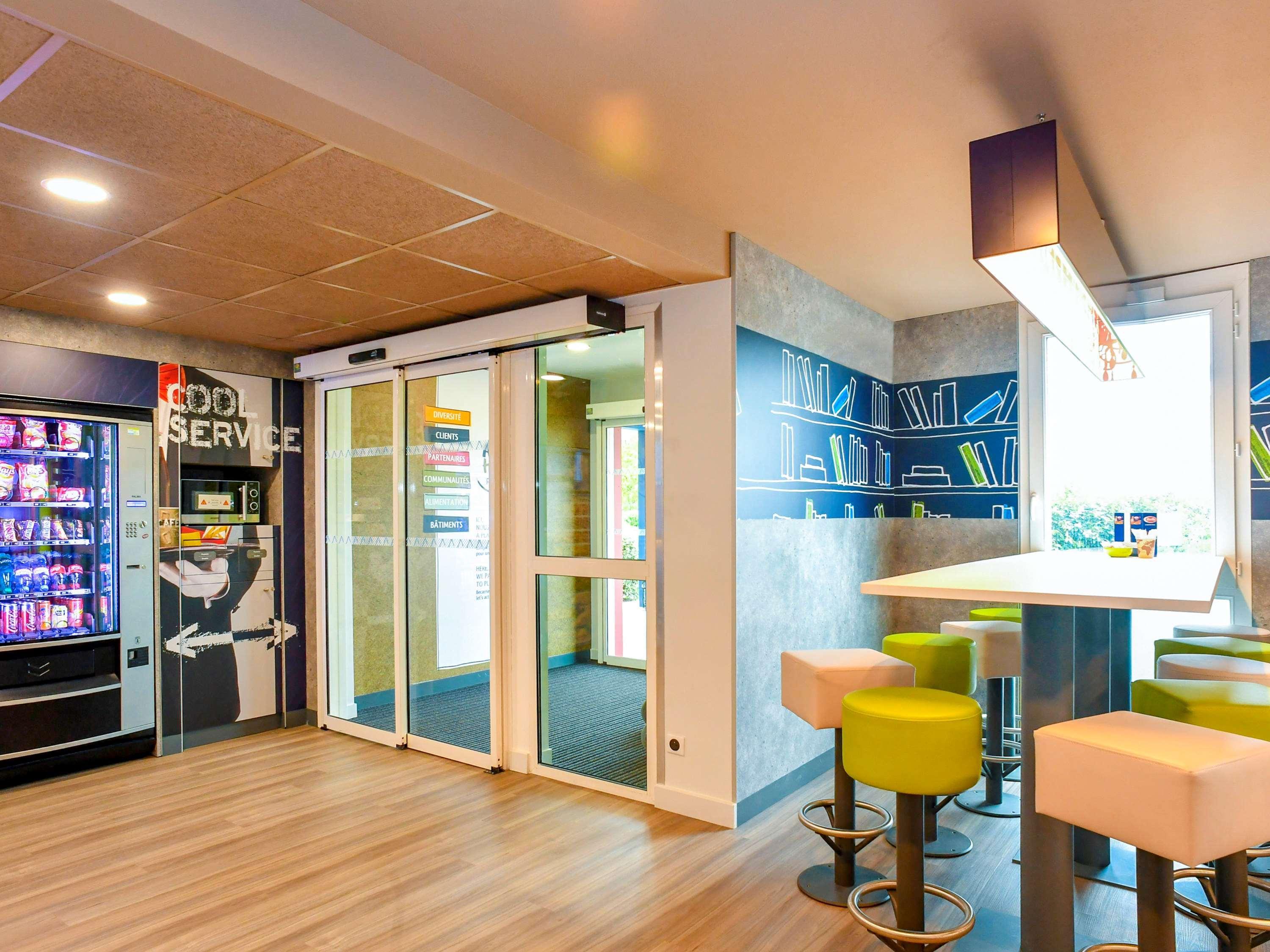 Ibis Budget Coutances Eksteriør billede