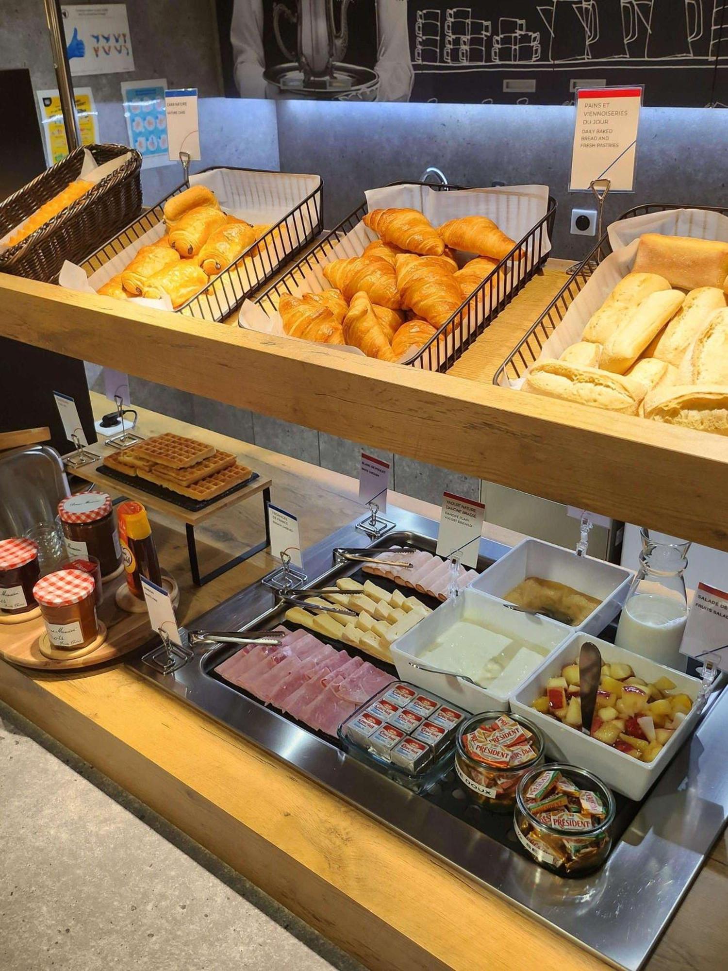 Ibis Budget Coutances Eksteriør billede